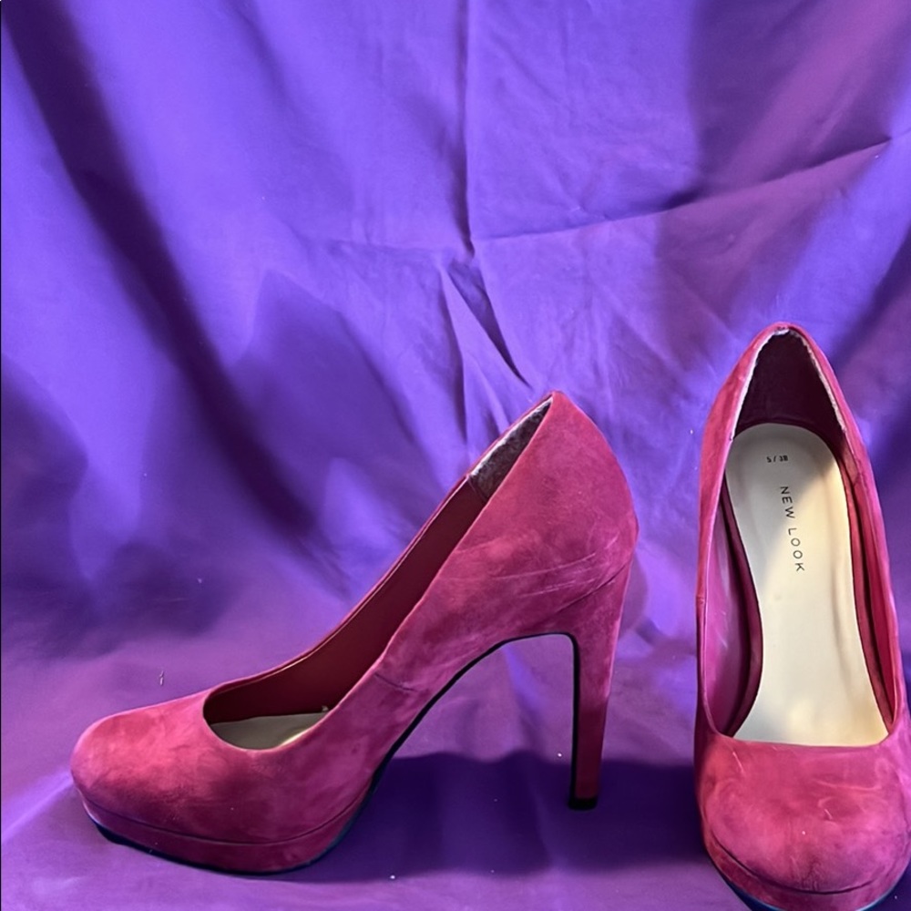 Ladies platform raspberry heels sz 7.5